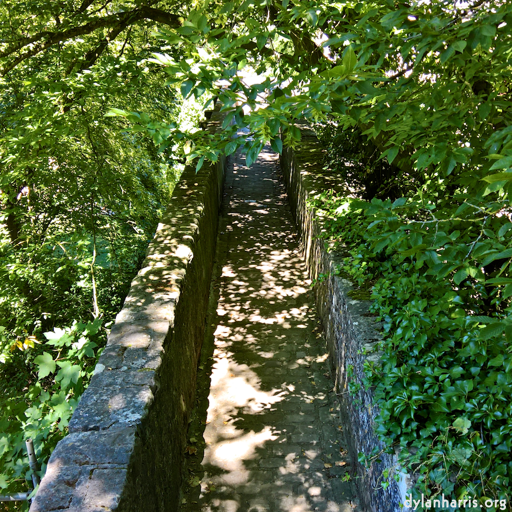 image: This is &lsquo;konscht am gronn (iv) 2&rsquo;.