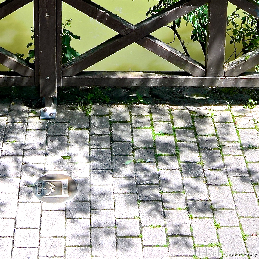 image: This is &lsquo;konscht am gronn (iii) 4&rsquo;.