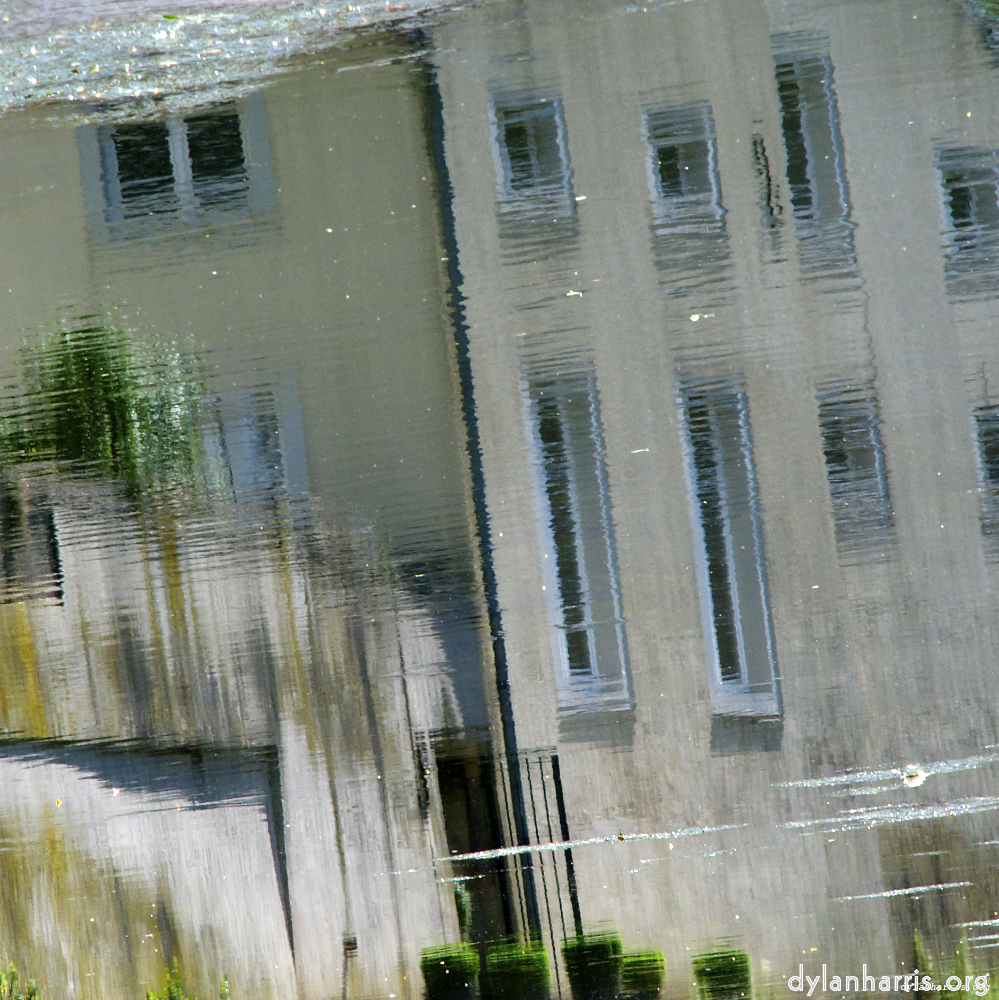 image: This is &lsquo;grund (iii) 4&rsquo;.