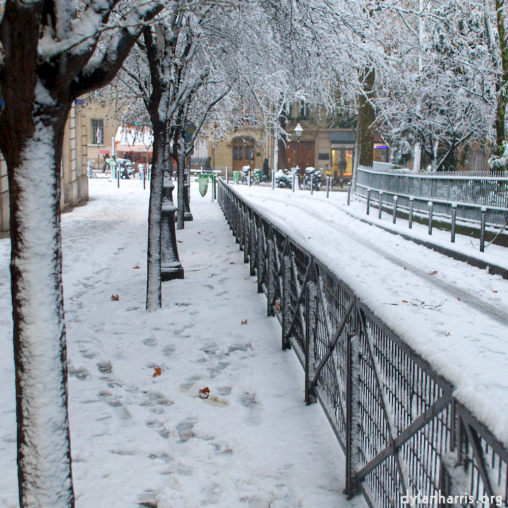 image: This is &lsquo;montmartre (xiii) 9&rsquo;.