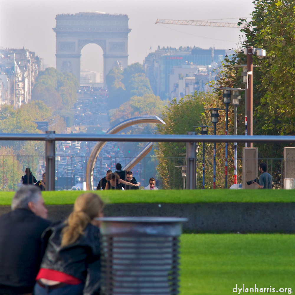image: This is &lsquo;la d&eacute;fense (iv) 6&rsquo;.