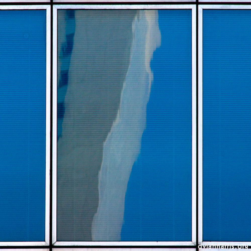 image: This is &lsquo;la d&eacute;fense (v) 4&rsquo;.
