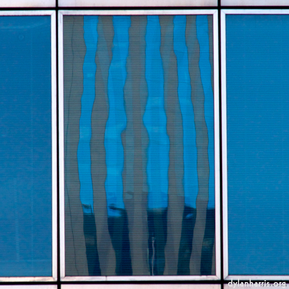 image: This is &lsquo;la d&eacute;fense (v) 6&rsquo;.