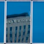 image: Image from the photoset &lsquo;la d&eacute;fense (v)&rsquo;.