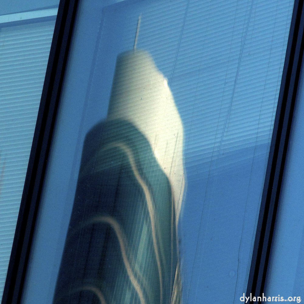 image: This is &lsquo;la d&eacute;fense (vi) 1&rsquo;.