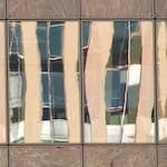 image: Image from the photoset &lsquo;la d&eacute;fense (x)&rsquo;.