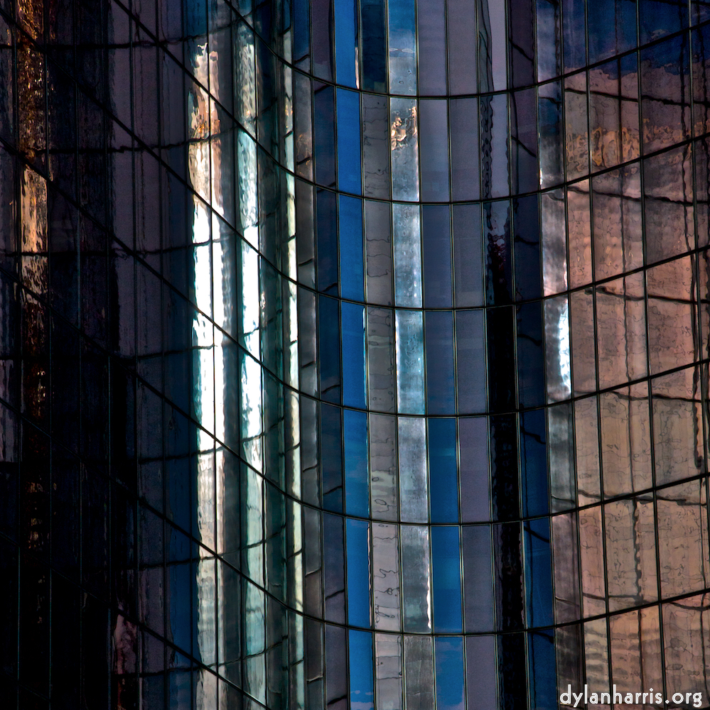 Image 'la d&eacute;fense (i) 23'.