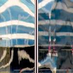 image: Image from the photoset &lsquo;la d&eacute;fense (xii)&rsquo;.