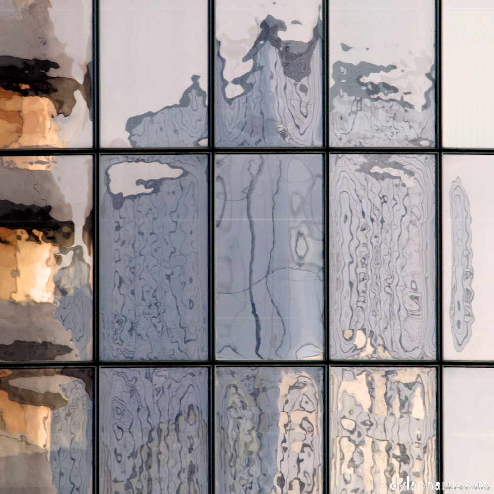 Image 'la d&eacute;fense (xxx) 4'.