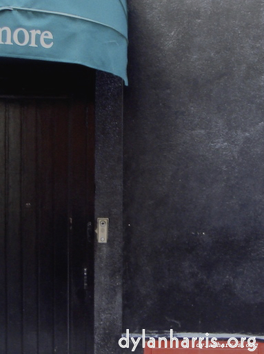 image: This is &lsquo;wurm im apfel (ii) 16&rsquo;.