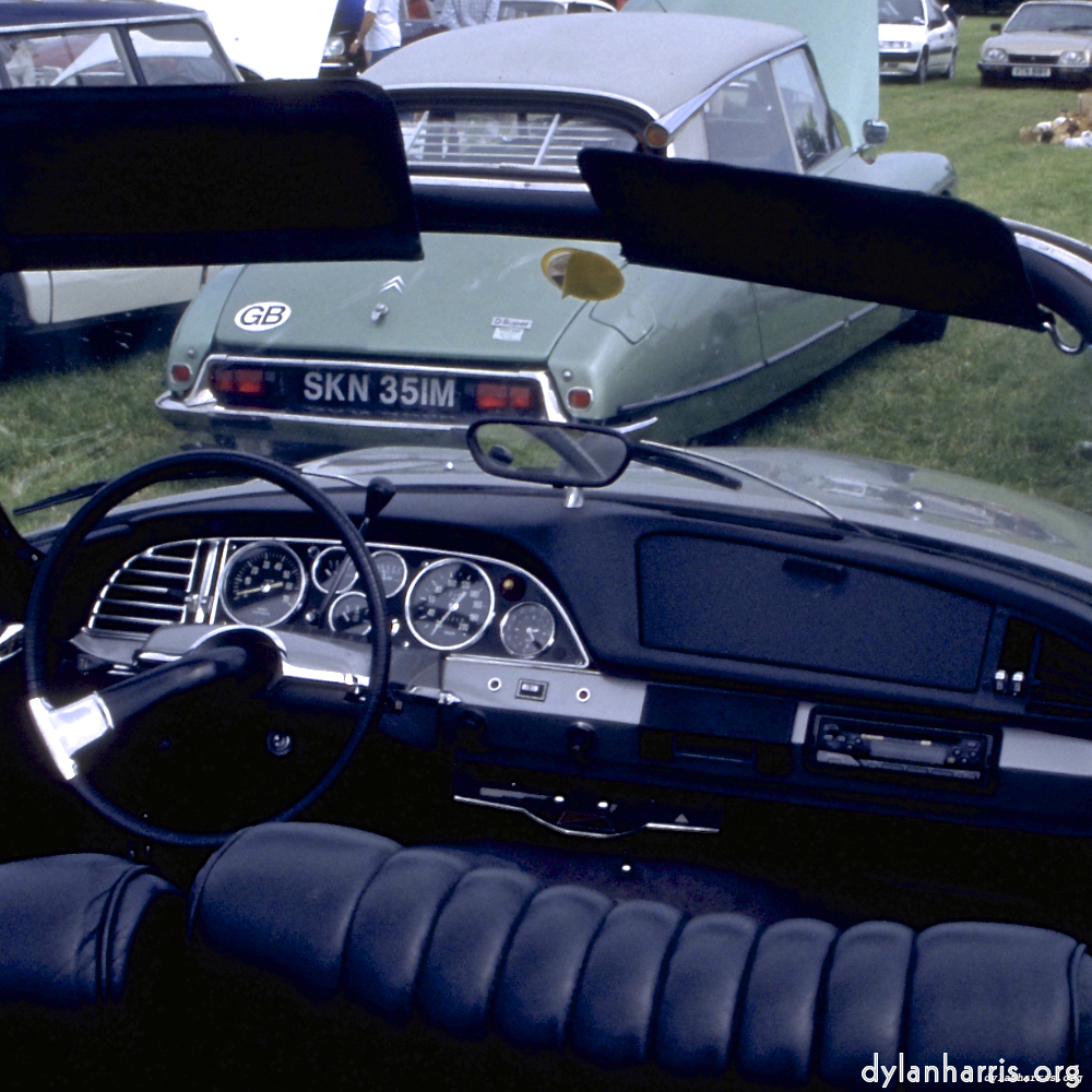 image: This is &lsquo;citro&euml;n (iv) 4&rsquo;.