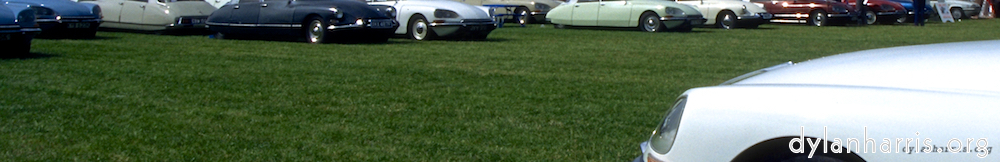 image: This is &lsquo;citro&euml;n (v) 2&rsquo;.