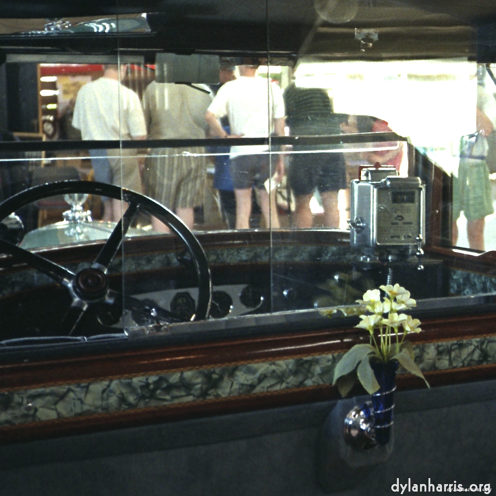 image: This is &lsquo;citro&euml;n (xi) 2&rsquo;.