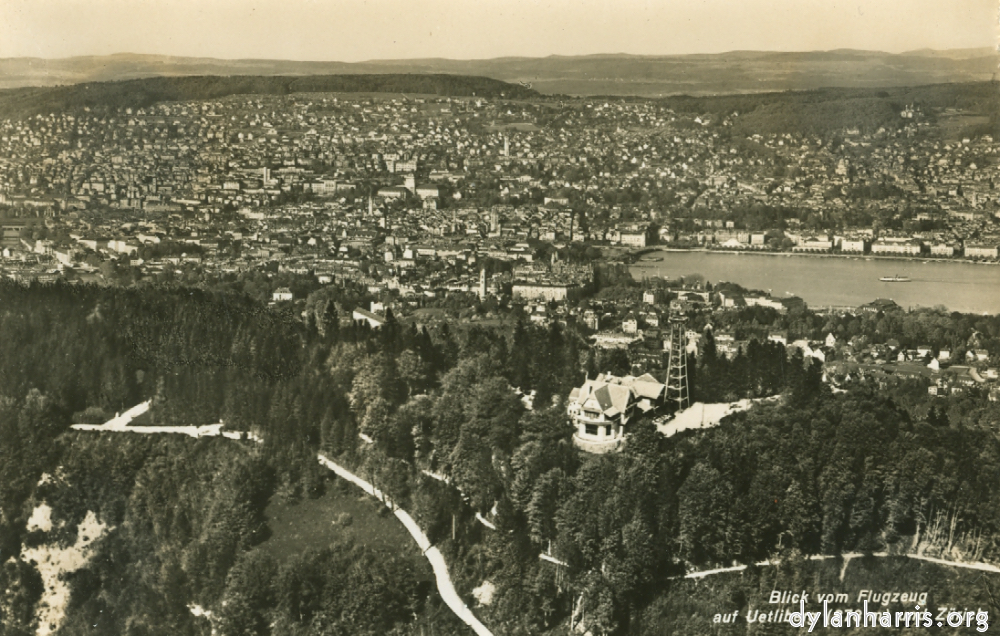 image: Postcard: Blick vom Flugzeug auf Uetliberg (873m) und Z&uuml;rich. [[ Z&uuml;rich from the Uetliberg. ]]